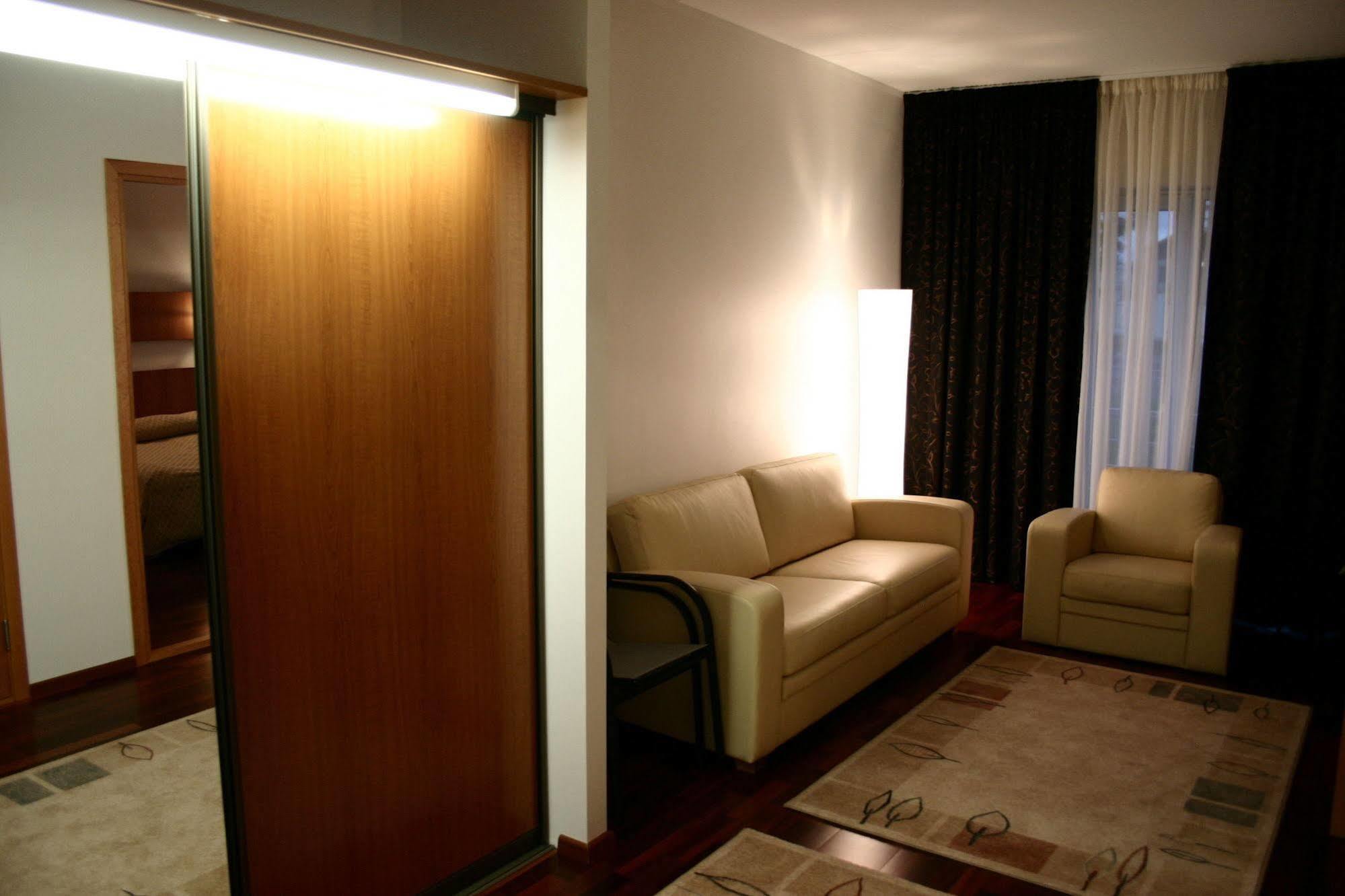 Raadimoisa Hotell ตาร์ตู ภายนอก รูปภาพ