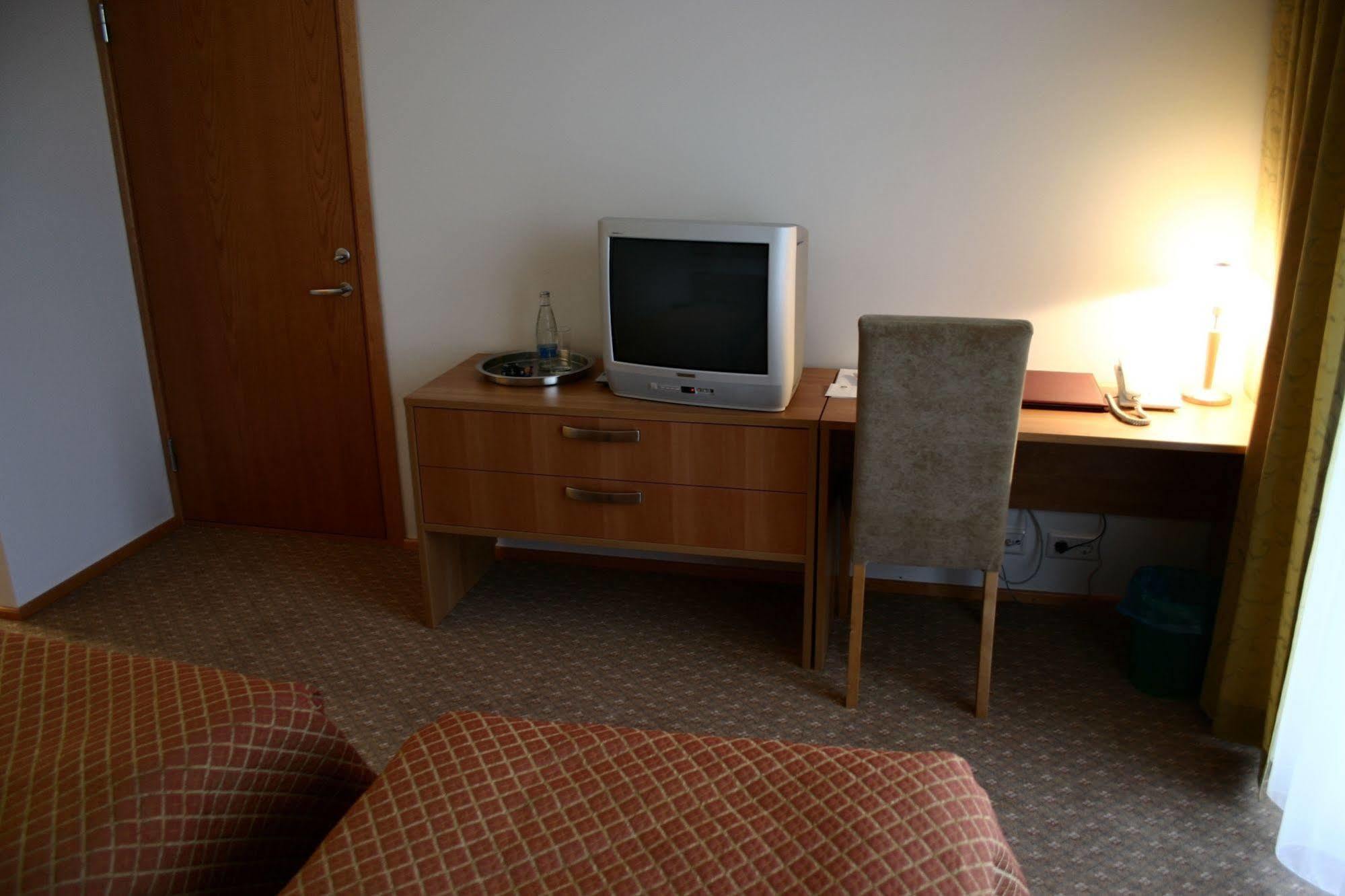 Raadimoisa Hotell ตาร์ตู ภายนอก รูปภาพ
