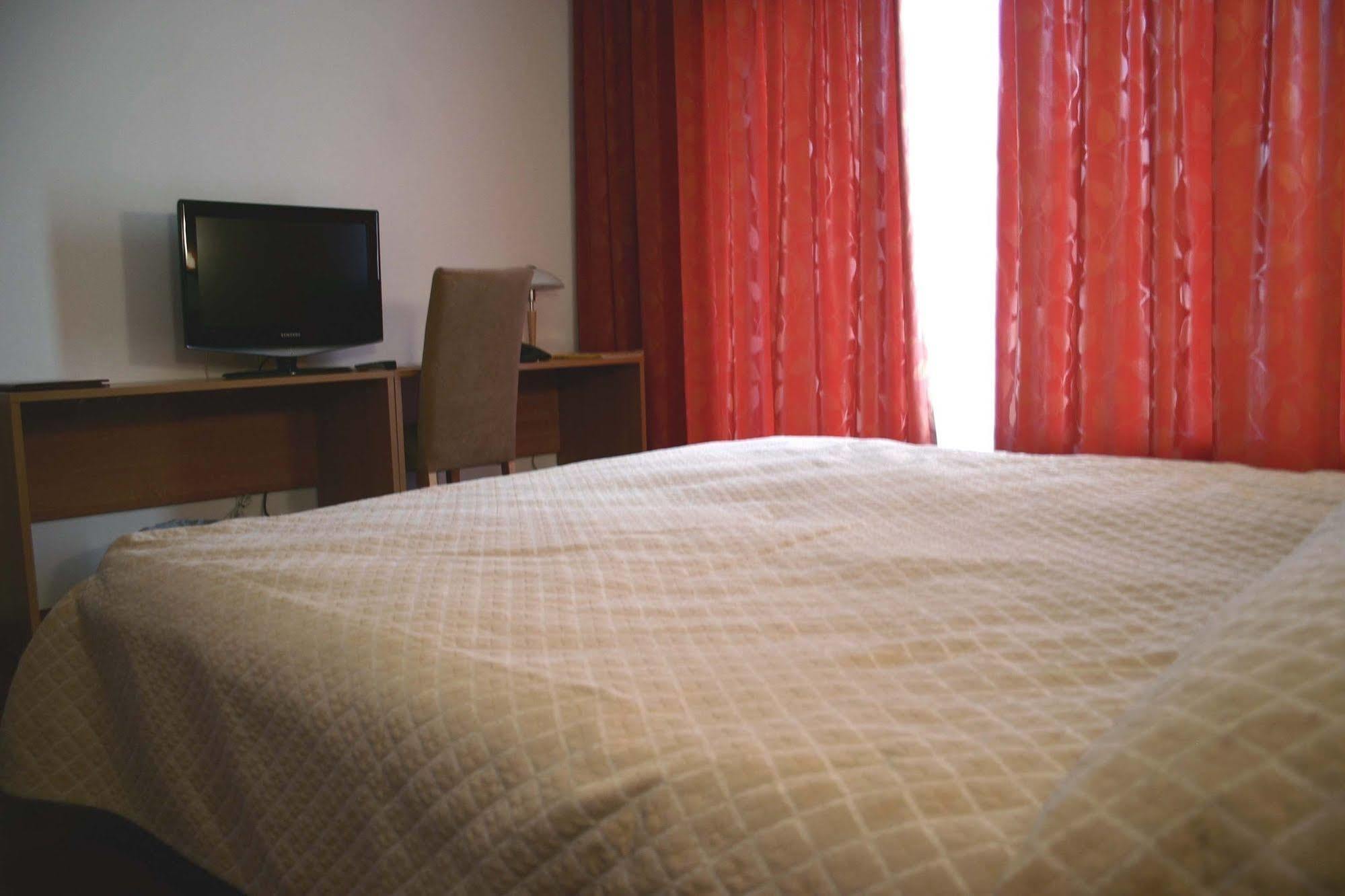 Raadimoisa Hotell ตาร์ตู ภายนอก รูปภาพ