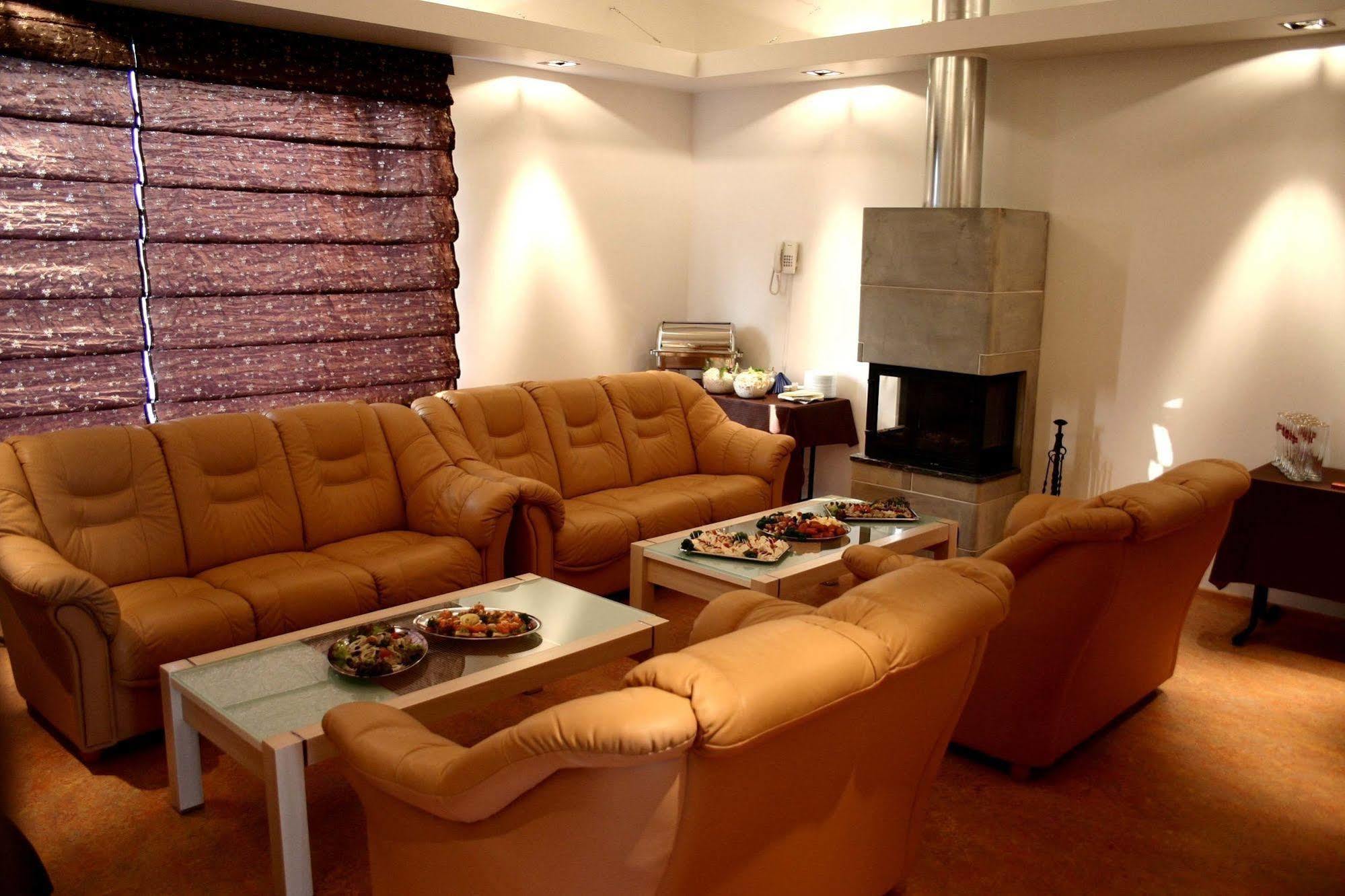 Raadimoisa Hotell ตาร์ตู ภายนอก รูปภาพ